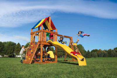 Детский спортивный комплекс для улицы Tree House Ваши дети вполне заслуживают лучшего! Разнообразие игр для детей, безопасность и уникальные технологии. Материал: хвойные породы дерева, пластик. Производство: Rainbow Play Systems, США.
